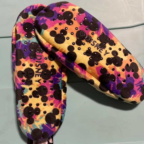 NWT Disney Ladies Slipper Socks- Mickey Mouse Heads - Picture 3 of 3